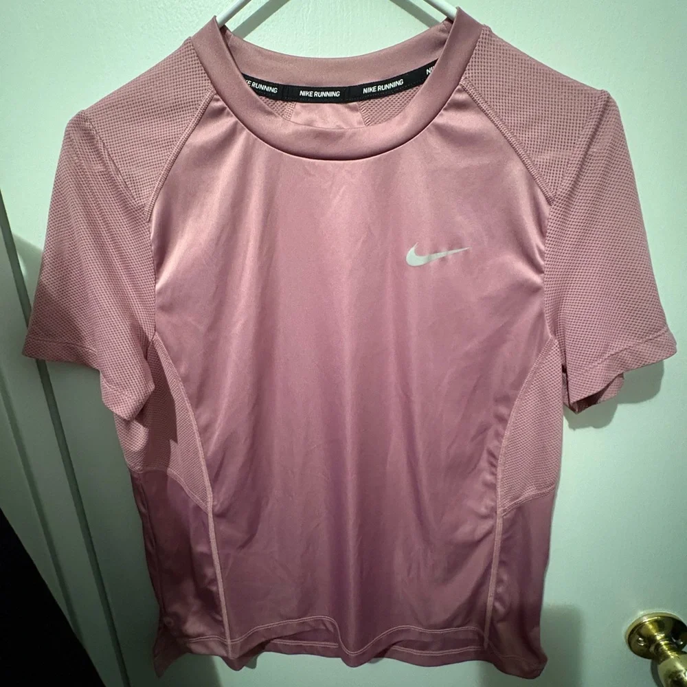 Nike Dri-FIT Pink Running Shirt - Picture 2 of 5